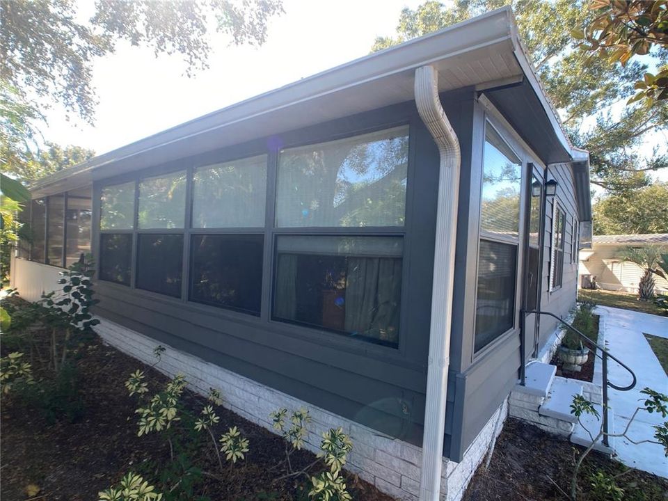 待售: $115,000 (2 贝兹, 2 浴室, 1064 平方英尺)