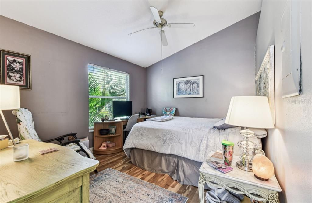 Active With Contract: $1,800 (2 beds, 1 baths, 1312 Square Feet)