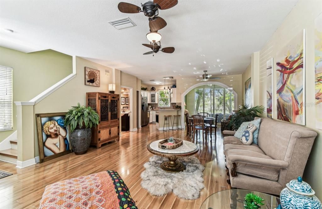 Active With Contract: $1,800 (2 beds, 1 baths, 1312 Square Feet)