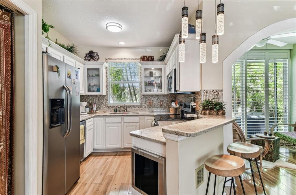 Active With Contract: $1,800 (2 beds, 1 baths, 1312 Square Feet)