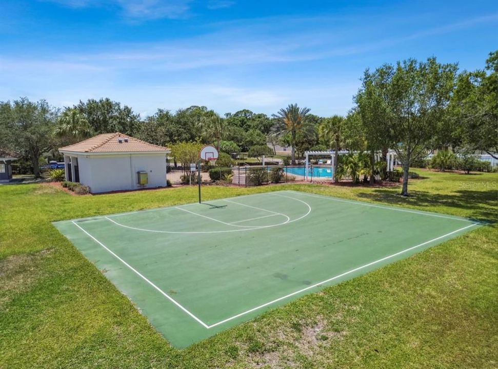 Active With Contract: $1,800 (2 beds, 1 baths, 1312 Square Feet)