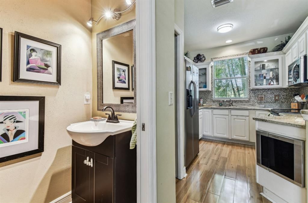 Active With Contract: $1,800 (2 beds, 1 baths, 1312 Square Feet)