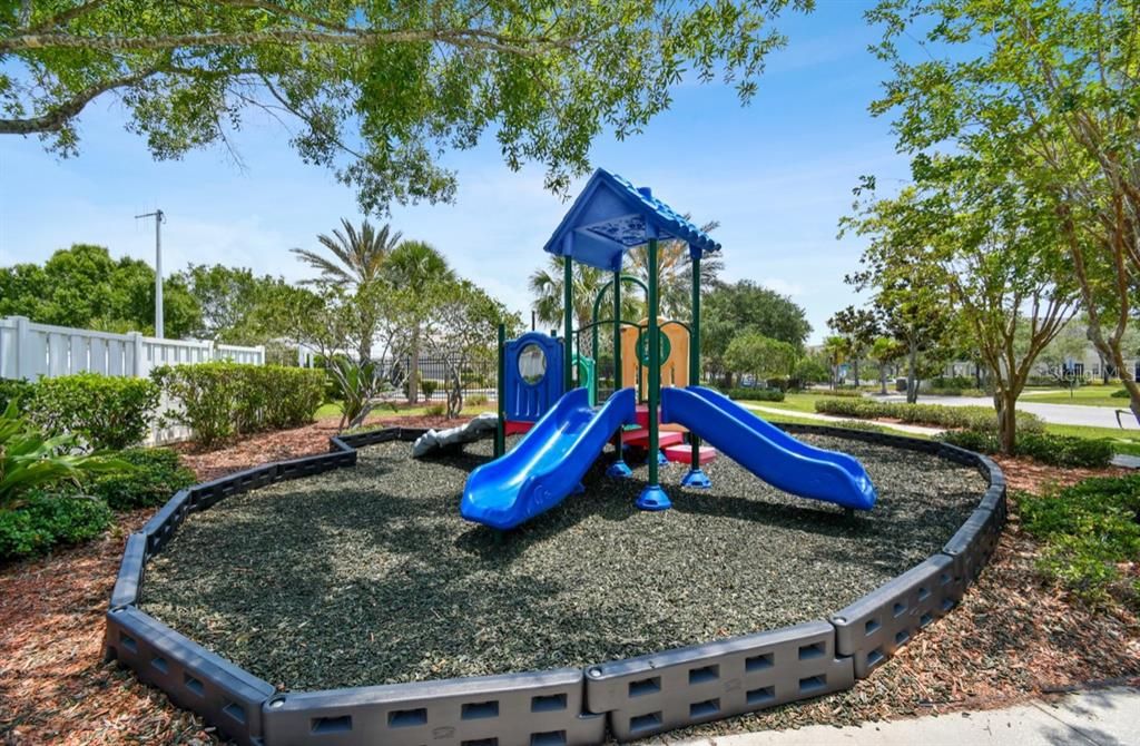 Active With Contract: $1,800 (2 beds, 1 baths, 1312 Square Feet)