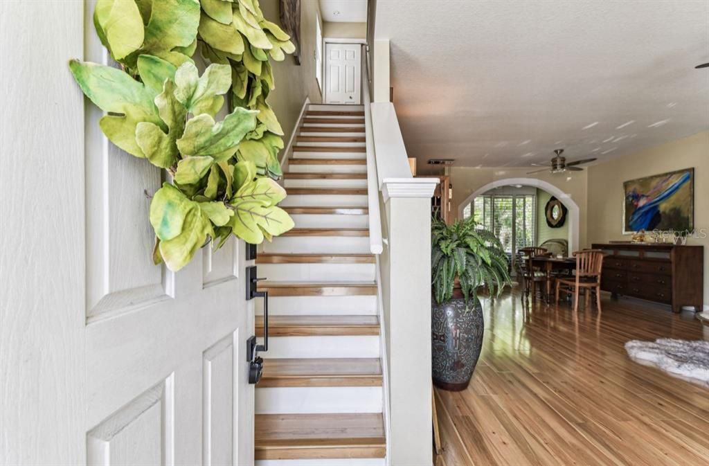 Active With Contract: $1,800 (2 beds, 1 baths, 1312 Square Feet)