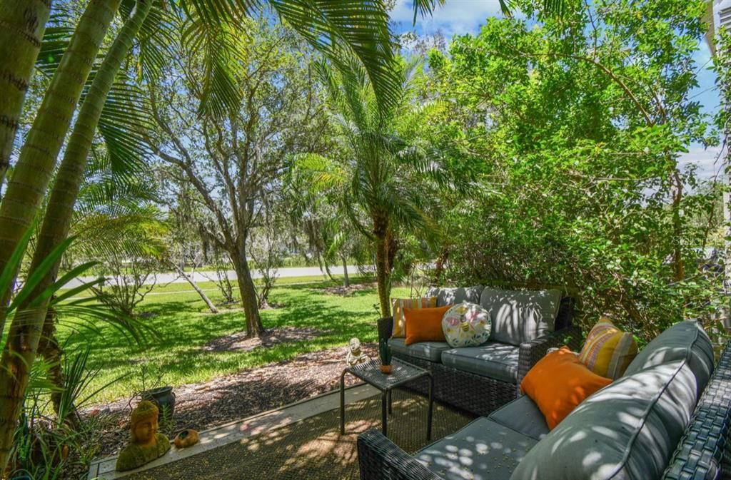 Active With Contract: $1,800 (2 beds, 1 baths, 1312 Square Feet)