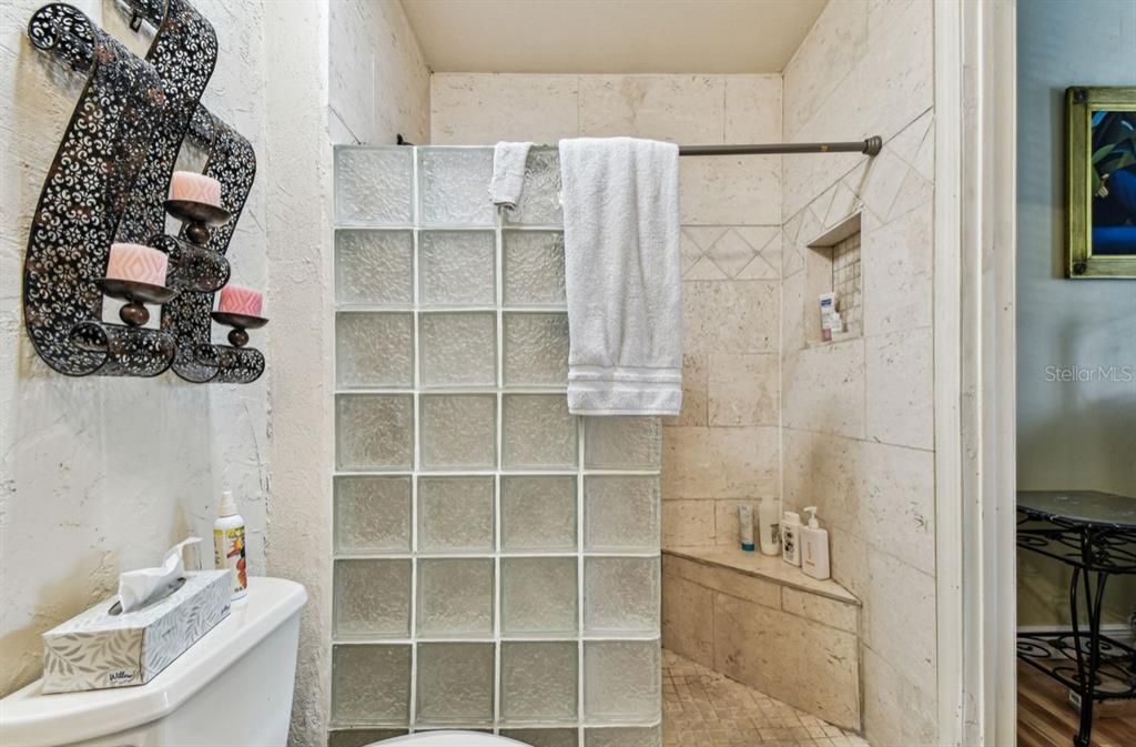 Active With Contract: $1,800 (2 beds, 1 baths, 1312 Square Feet)