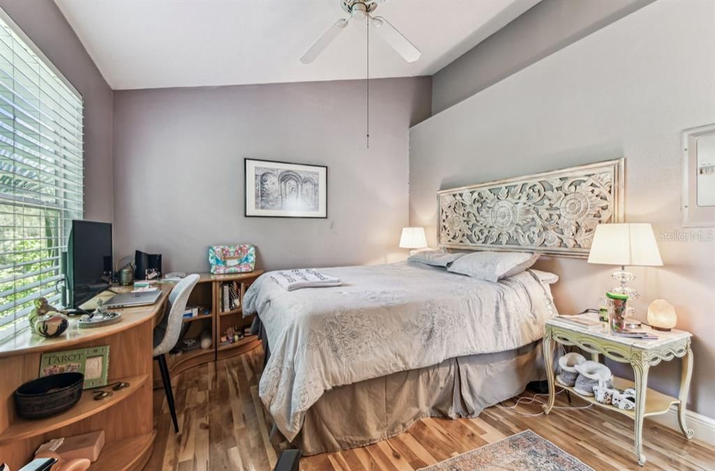 Active With Contract: $1,800 (2 beds, 1 baths, 1312 Square Feet)