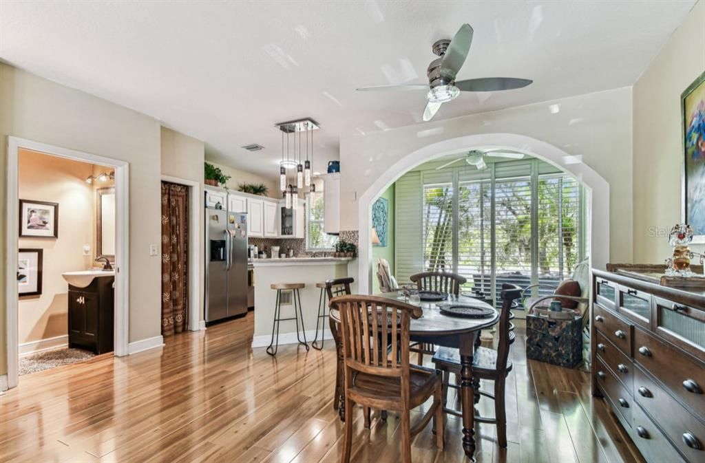 Active With Contract: $1,800 (2 beds, 1 baths, 1312 Square Feet)