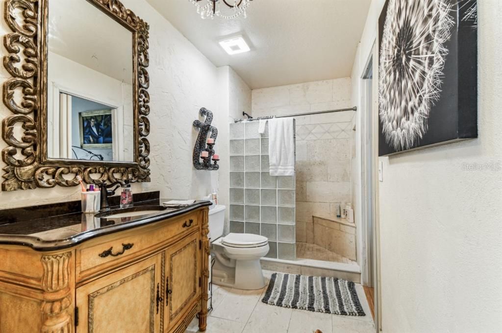 Active With Contract: $1,800 (2 beds, 1 baths, 1312 Square Feet)