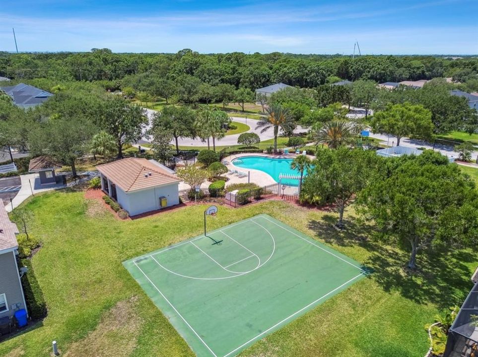 Active With Contract: $1,800 (2 beds, 1 baths, 1312 Square Feet)