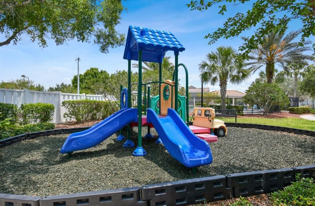 Active With Contract: $1,800 (2 beds, 1 baths, 1312 Square Feet)