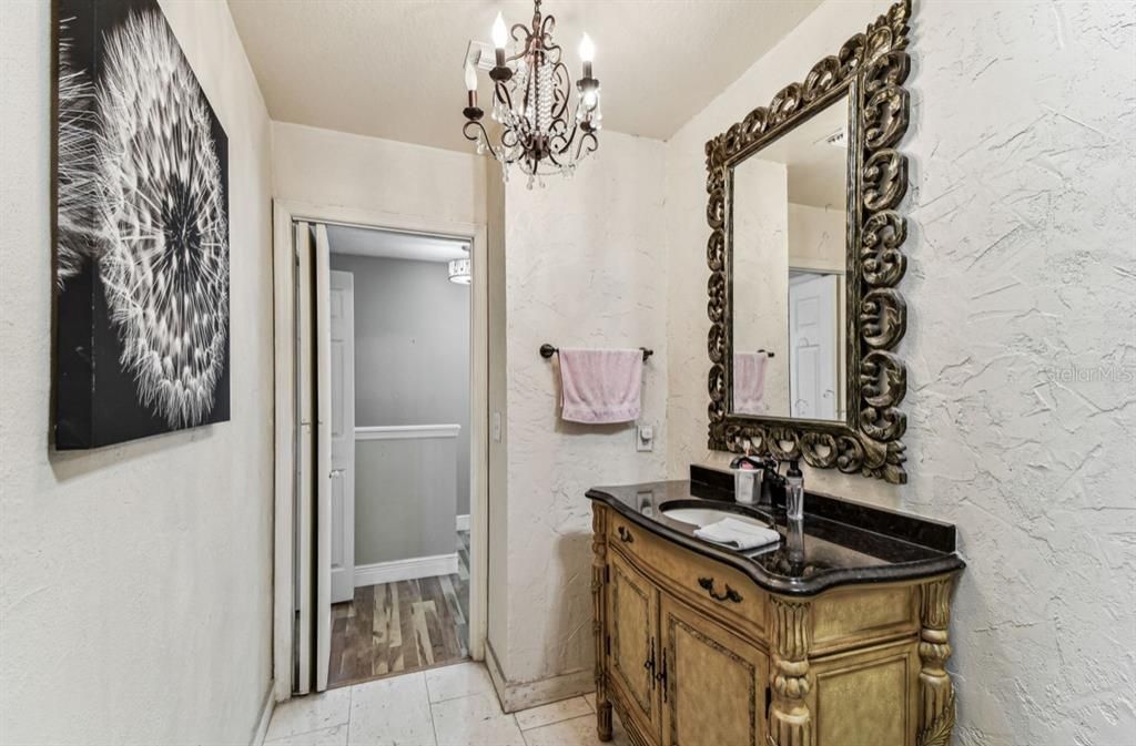 Active With Contract: $1,800 (2 beds, 1 baths, 1312 Square Feet)