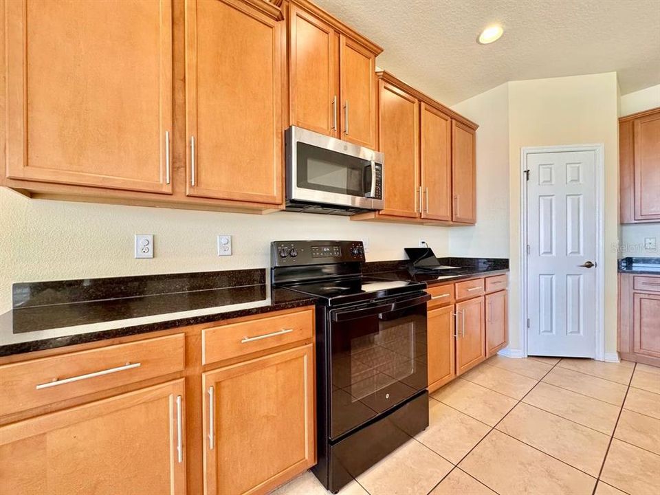 出租: $2,350 (3 贝兹, 2 浴室, 2413 平方英尺)