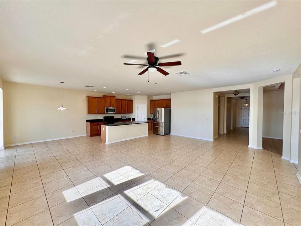 出租: $2,350 (3 贝兹, 2 浴室, 2413 平方英尺)