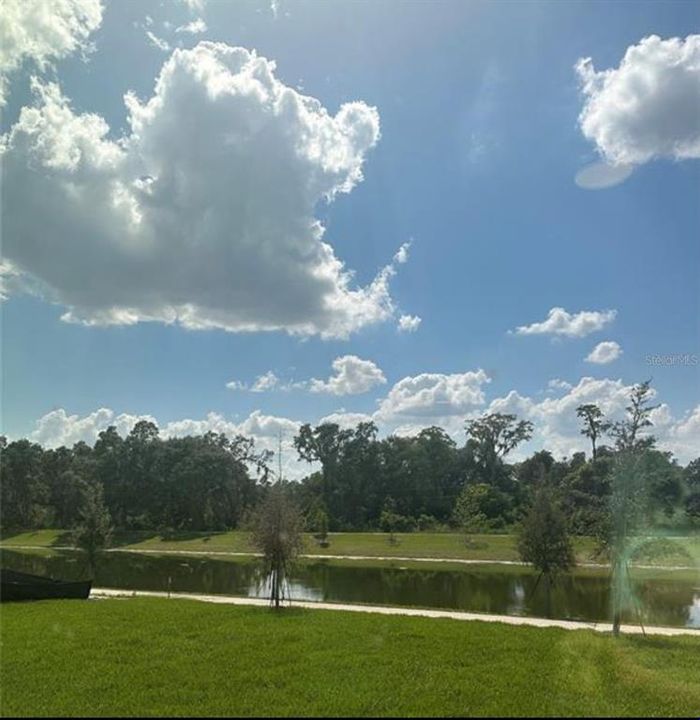 合同活跃: $2,350 (3 贝兹, 2 浴室, 1666 平方英尺)