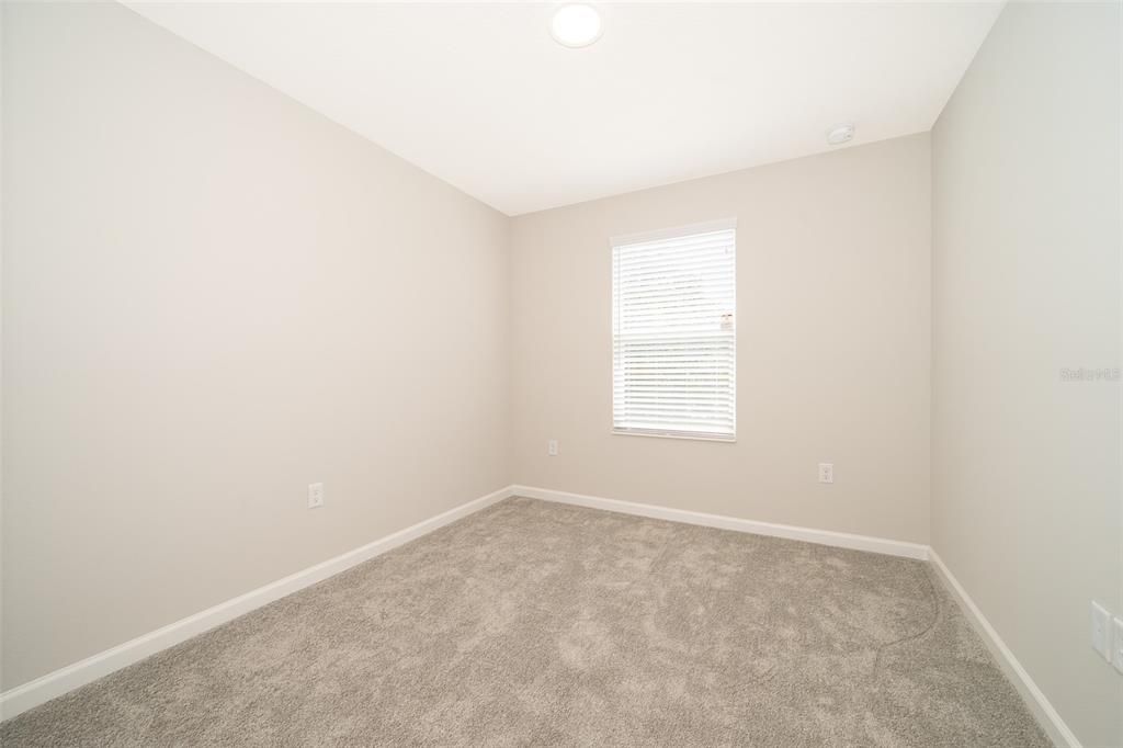 合同活跃: $2,350 (3 贝兹, 2 浴室, 1666 平方英尺)