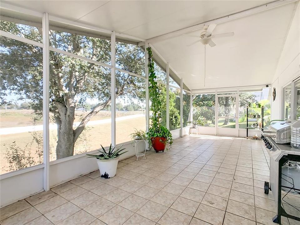 待售: $360,000 (4 贝兹, 2 浴室, 1895 平方英尺)