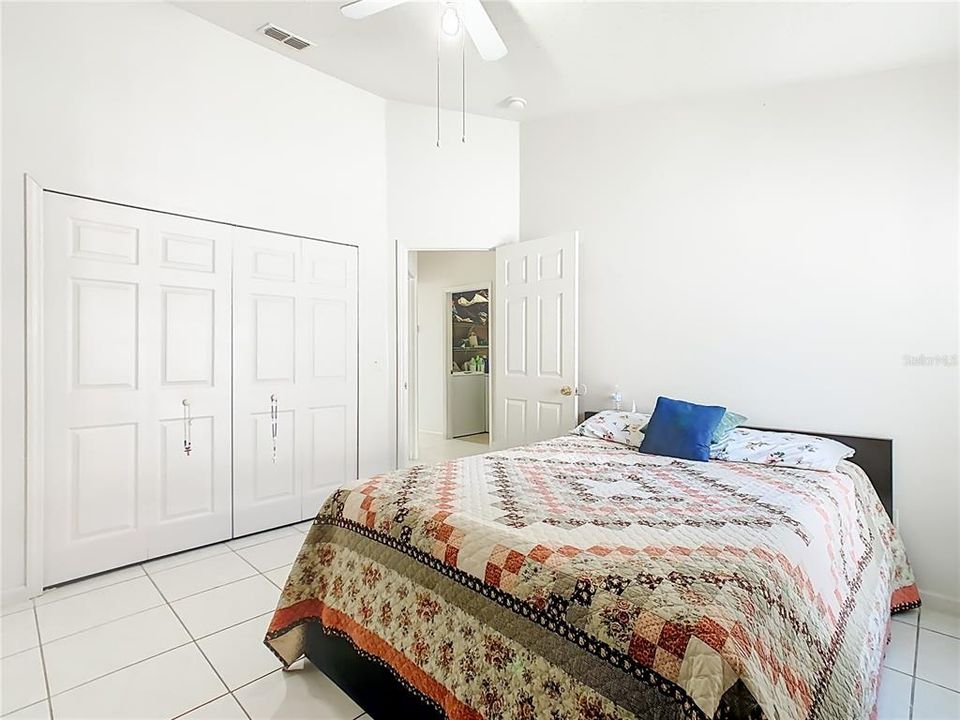 待售: $360,000 (4 贝兹, 2 浴室, 1895 平方英尺)