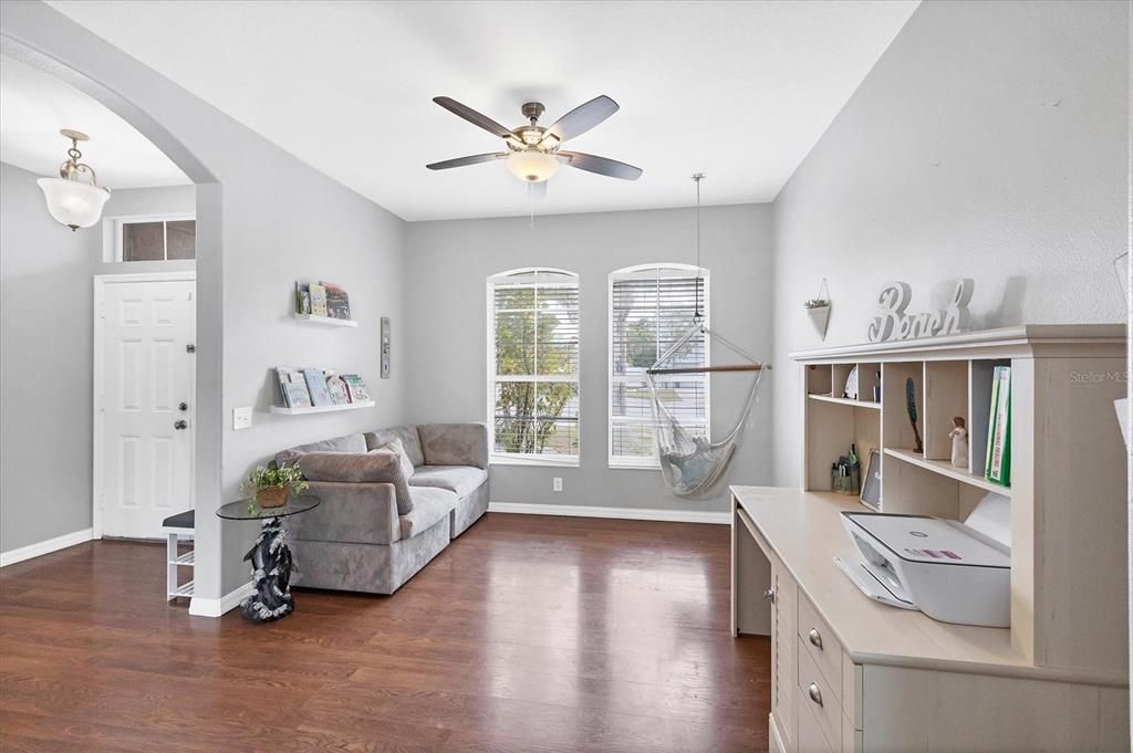 待售: $517,000 (4 贝兹, 3 浴室, 2235 平方英尺)