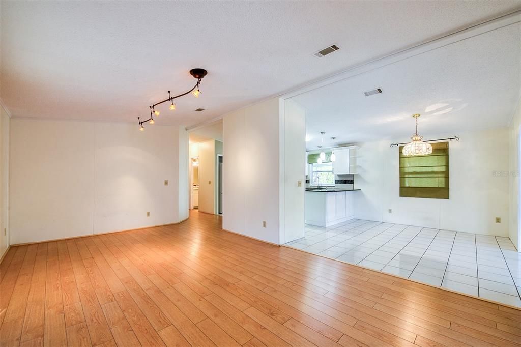 En Venta: $209,900 (2 camas, 2 baños, 1336 Pies cuadrados)