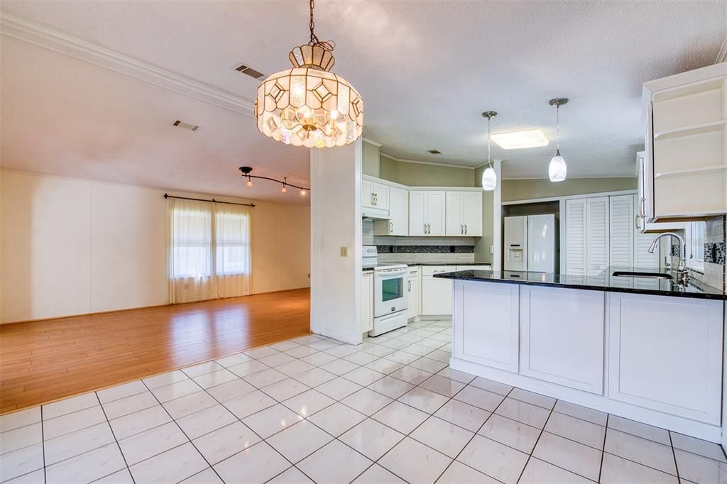 En Venta: $209,900 (2 camas, 2 baños, 1336 Pies cuadrados)