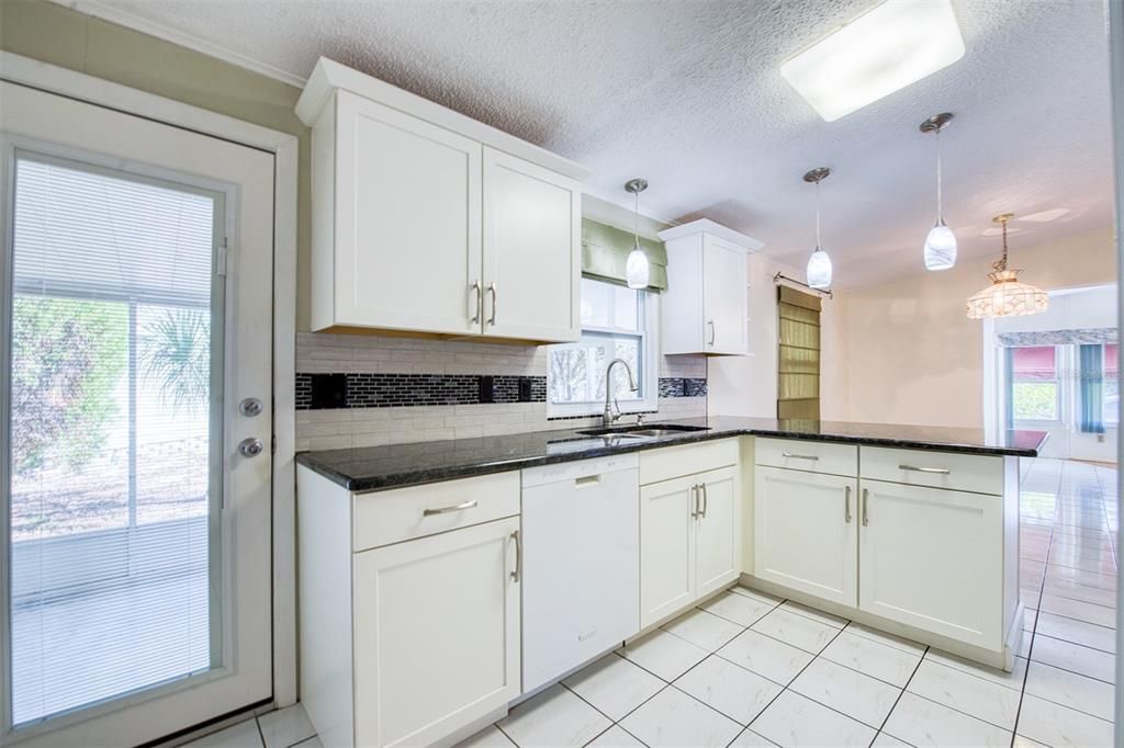 En Venta: $209,900 (2 camas, 2 baños, 1336 Pies cuadrados)