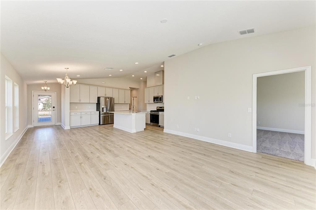 На продажу: $341,145 (3 спален, 2 ванн, 1534 Квадратных фут)