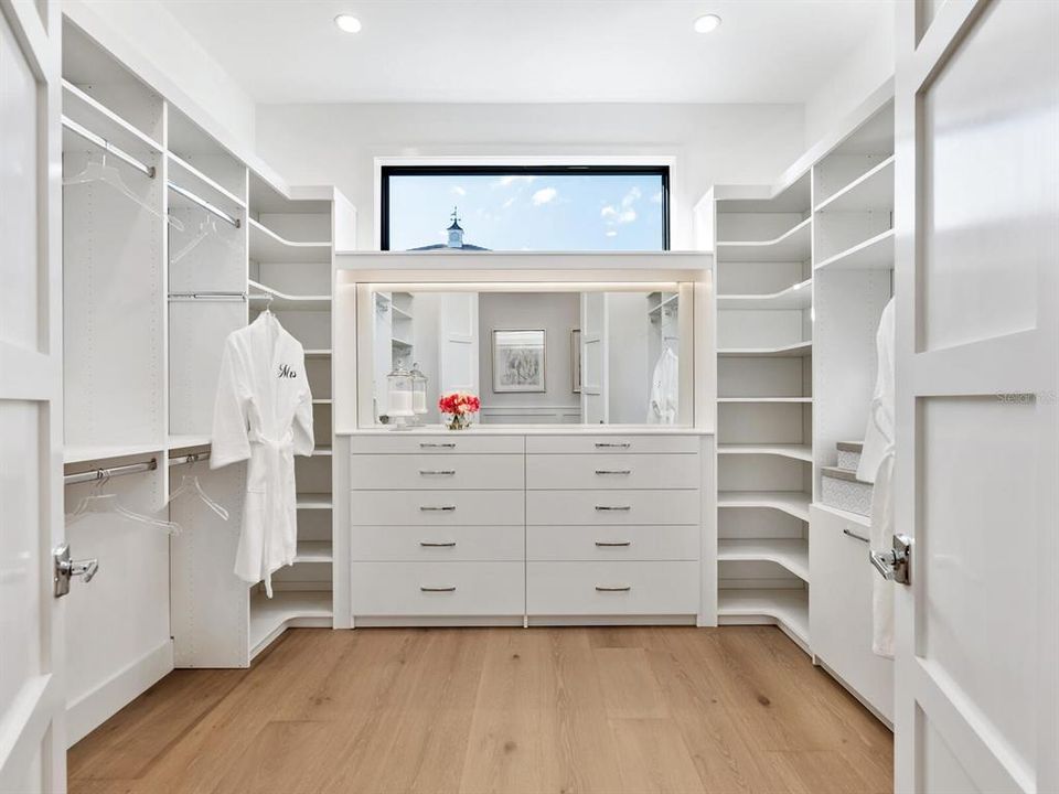 На продажу: $4,850,000 (4 спален, 4 ванн, 3970 Квадратных фут)