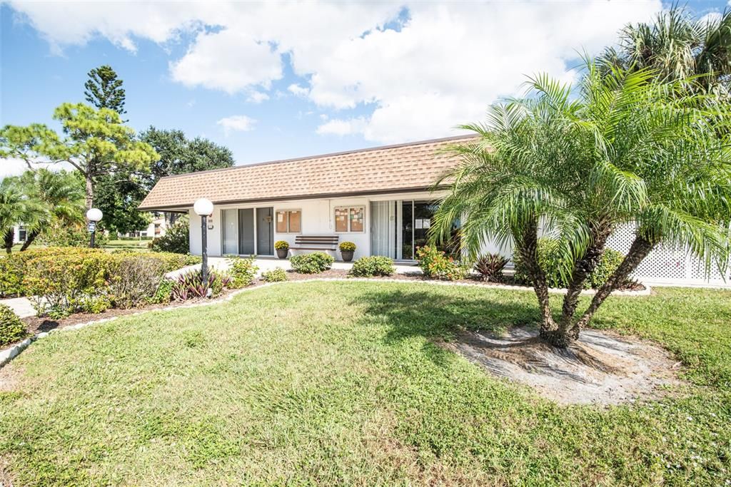 待售: $175,000 (2 贝兹, 2 浴室, 1013 平方英尺)