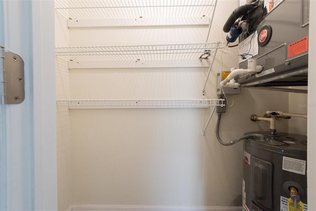 待售: $175,000 (2 贝兹, 2 浴室, 1013 平方英尺)