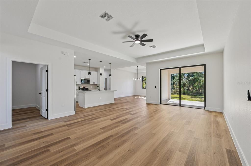 Active With Contract: $349,900 (3 beds, 2 baths, 1869 Square Feet)