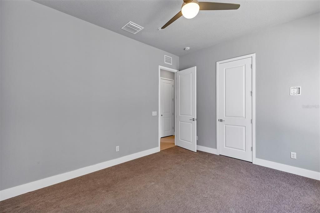 待售: $310,000 (4 贝兹, 3 浴室, 1771 平方英尺)