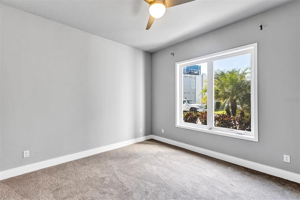 待售: $310,000 (4 贝兹, 3 浴室, 1771 平方英尺)