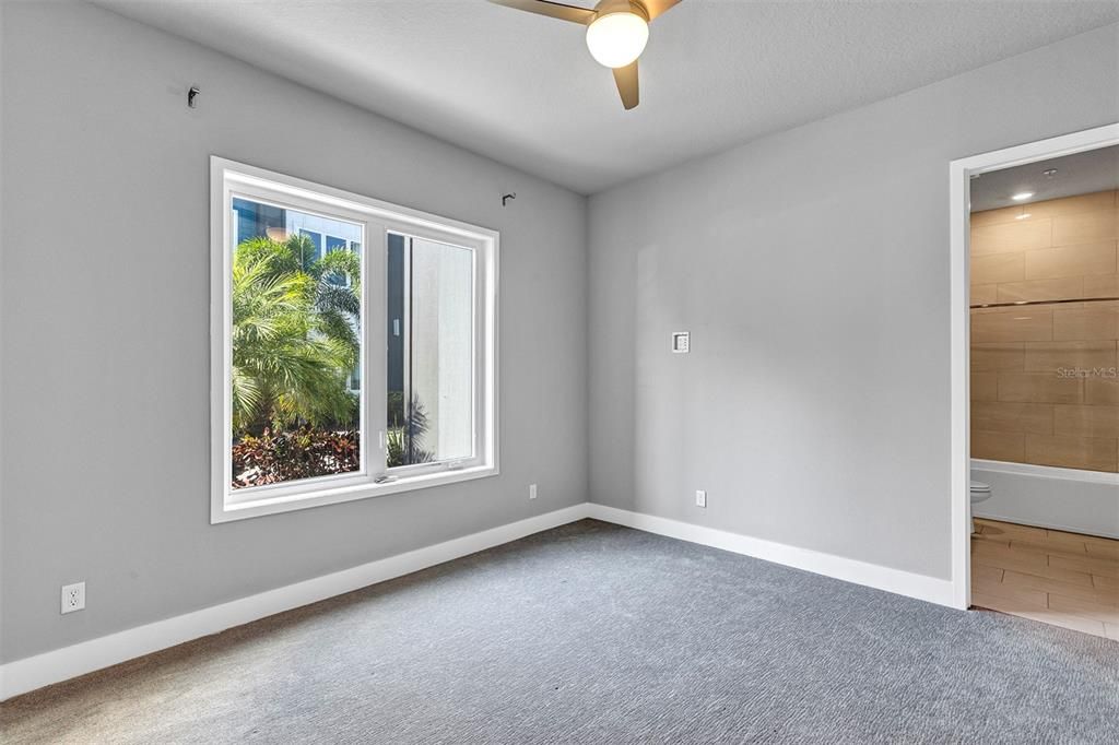 待售: $310,000 (4 贝兹, 3 浴室, 1771 平方英尺)