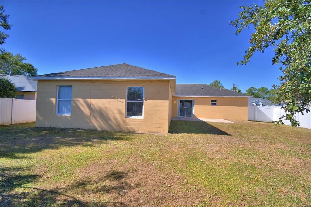 For Rent: $1,725 (4 beds, 2 baths, 1640 Square Feet)