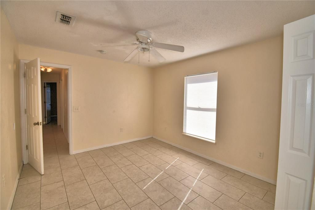 For Rent: $1,725 (4 beds, 2 baths, 1640 Square Feet)