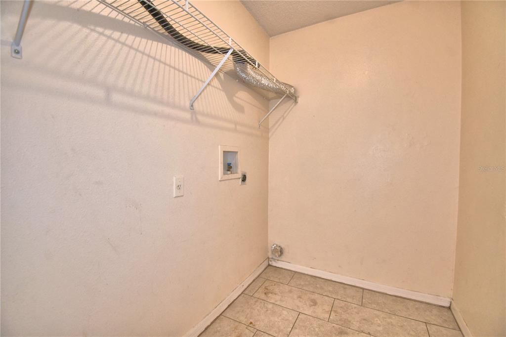 For Rent: $1,725 (4 beds, 2 baths, 1640 Square Feet)