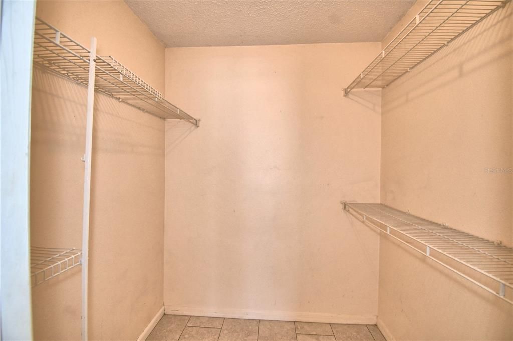 For Rent: $1,725 (4 beds, 2 baths, 1640 Square Feet)