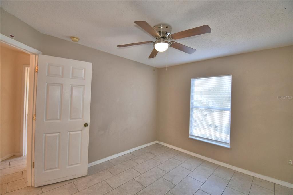 For Rent: $1,725 (4 beds, 2 baths, 1640 Square Feet)