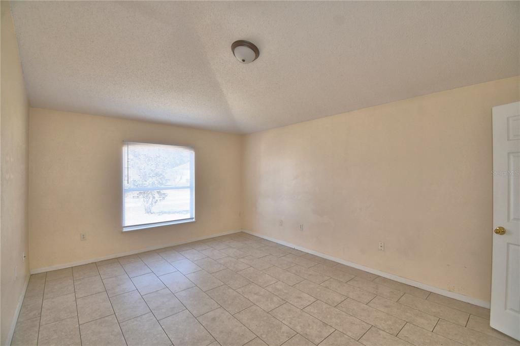 For Rent: $1,725 (4 beds, 2 baths, 1640 Square Feet)