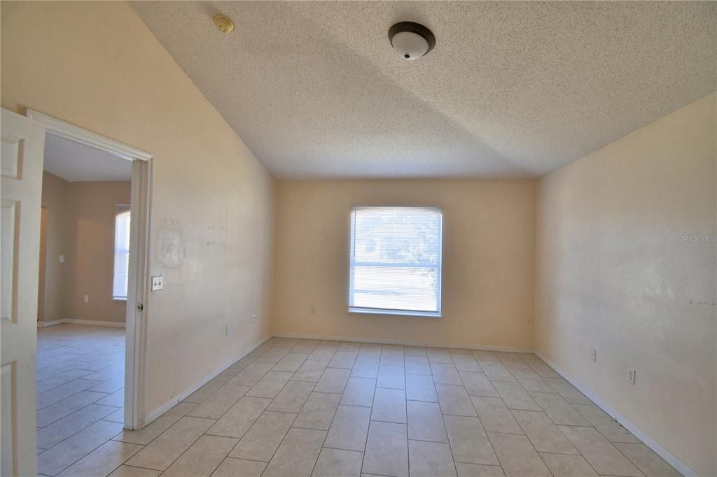 For Rent: $1,725 (4 beds, 2 baths, 1640 Square Feet)