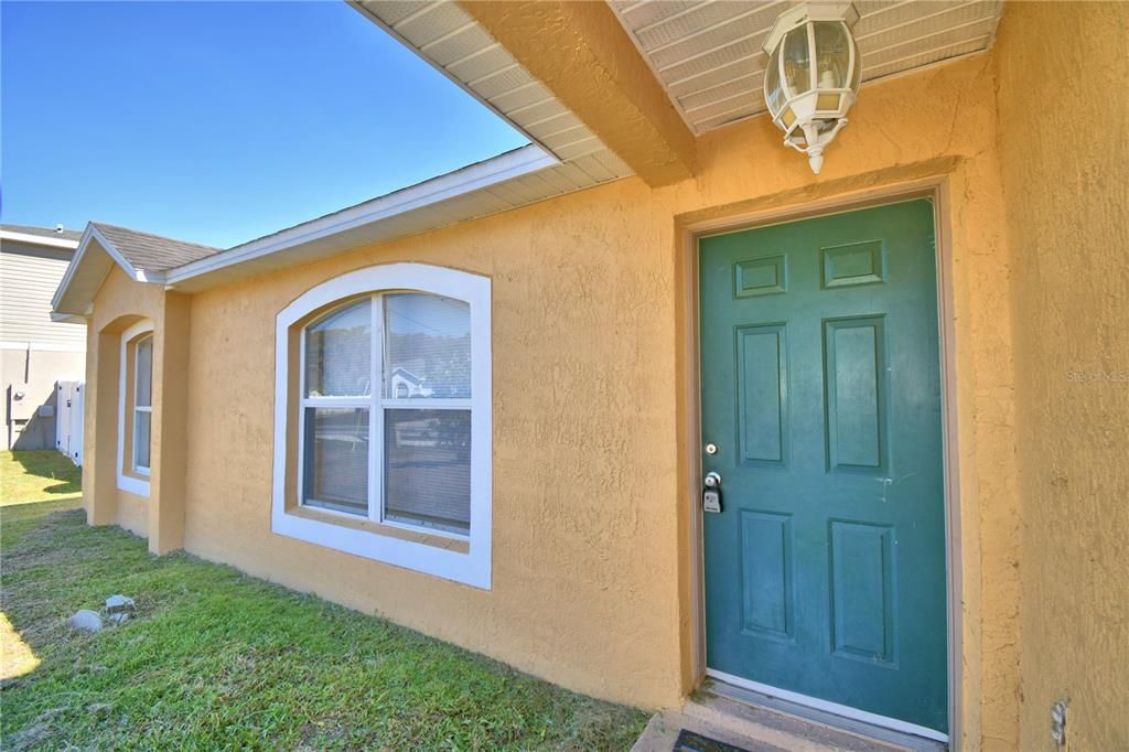 For Rent: $1,725 (4 beds, 2 baths, 1640 Square Feet)