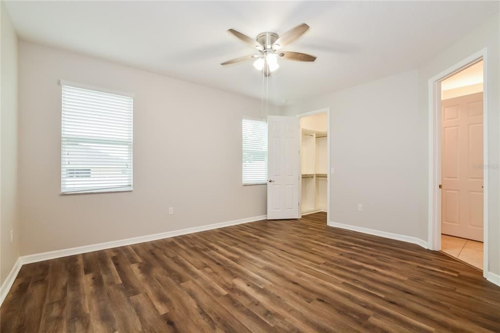 En Venta: $380,000 (3 camas, 2 baños, 1976 Pies cuadrados)