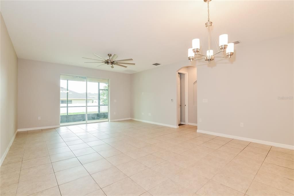 En Venta: $380,000 (3 camas, 2 baños, 1976 Pies cuadrados)