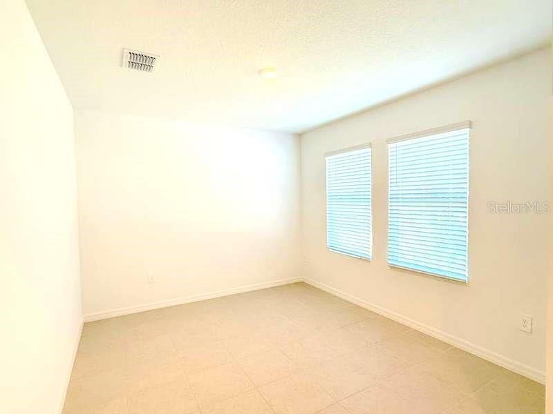 For Rent: $2,550 (5 beds, 3 baths, 2754 Square Feet)