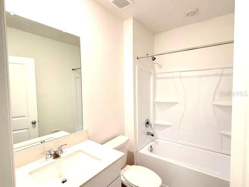 For Rent: $2,550 (5 beds, 3 baths, 2754 Square Feet)