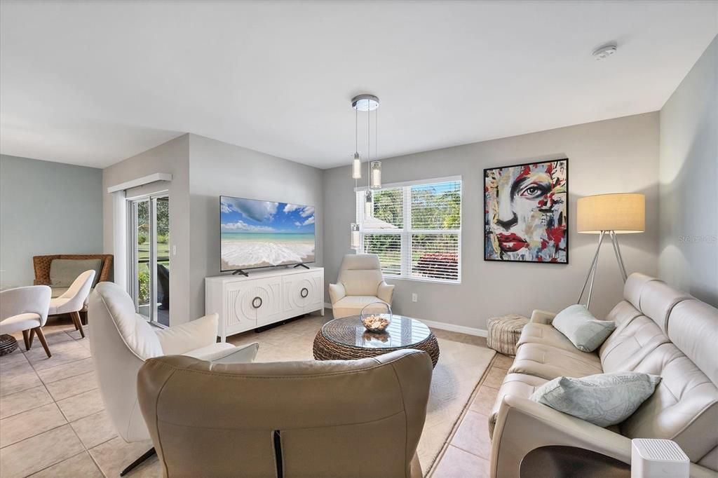 На продажу: $300,000 (4 спален, 2 ванн, 1846 Квадратных фут)