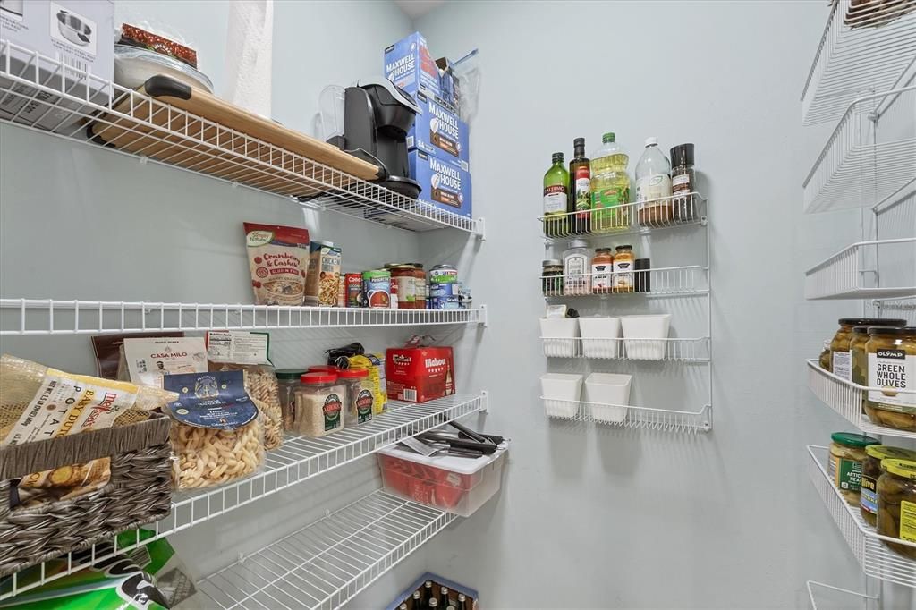 На продажу: $300,000 (4 спален, 2 ванн, 1846 Квадратных фут)