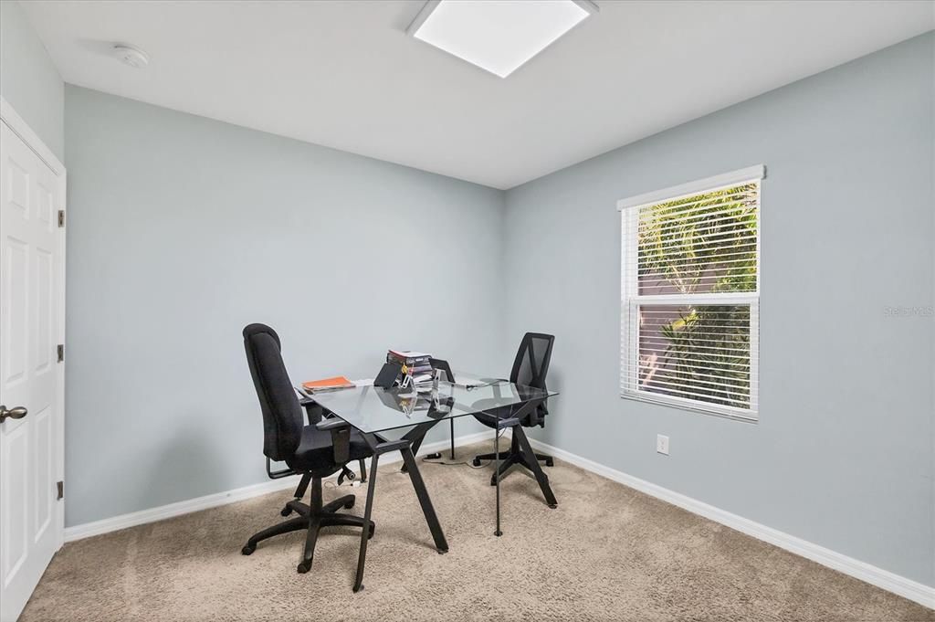 На продажу: $300,000 (4 спален, 2 ванн, 1846 Квадратных фут)