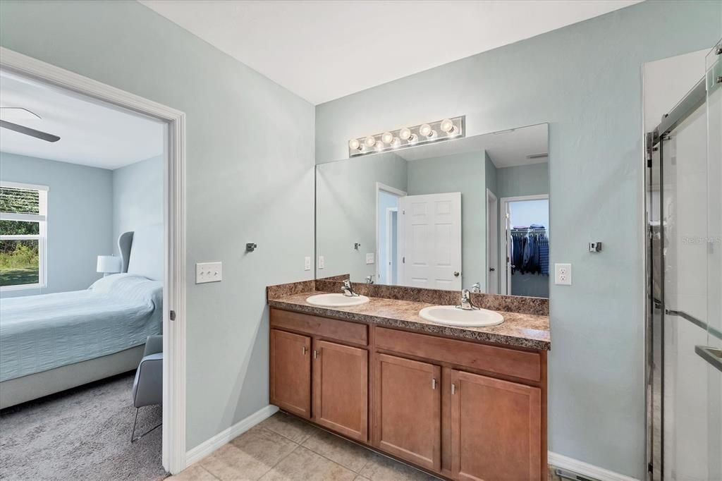 На продажу: $300,000 (4 спален, 2 ванн, 1846 Квадратных фут)